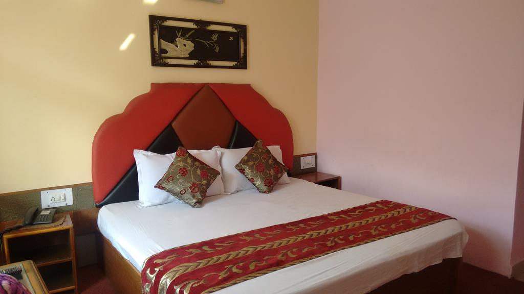 Chichoga Holiday Inn Manāli Zimmer foto